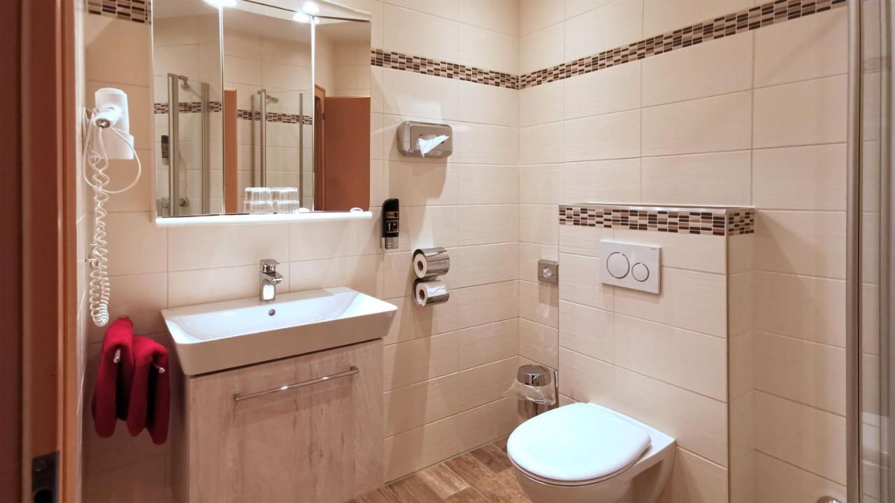 Gasthof Zur Post Raisting Room photo